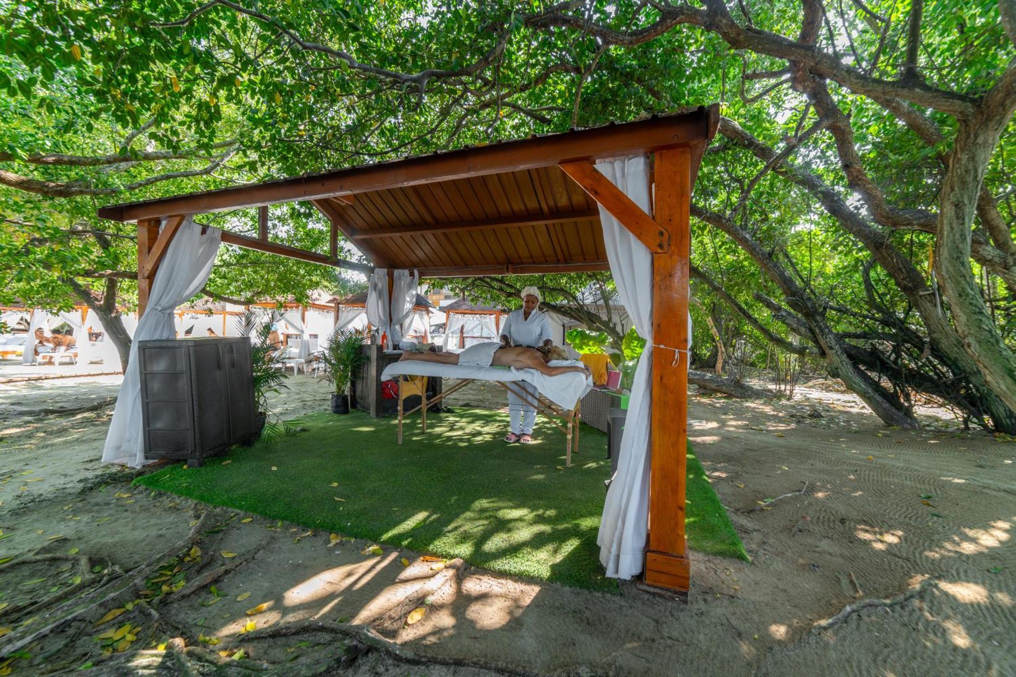 Pao Pao Hotel & Beach Club Isla Grande  Exterior foto